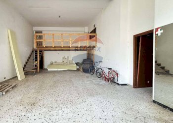 interni - Magazzino via xxv aprile
 
snc, Petralia Sottana - foto 3