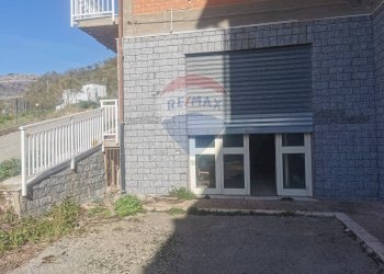 Casa all\'aperto - Magazzino via xxv aprile
 
snc, Petralia Sottana - foto 5