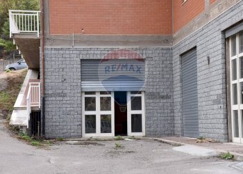 Casa all\'aperto - Magazzino via xxv aprile
 
snc, Petralia Sottana - foto 12