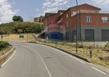 Edificio all\'aperto - Magazzino via xxv aprile
 
snc, Petralia Sottana - foto 14