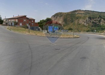 Edificio all\'aperto - Magazzino via xxv aprile
 
snc, Petralia Sottana - foto 18