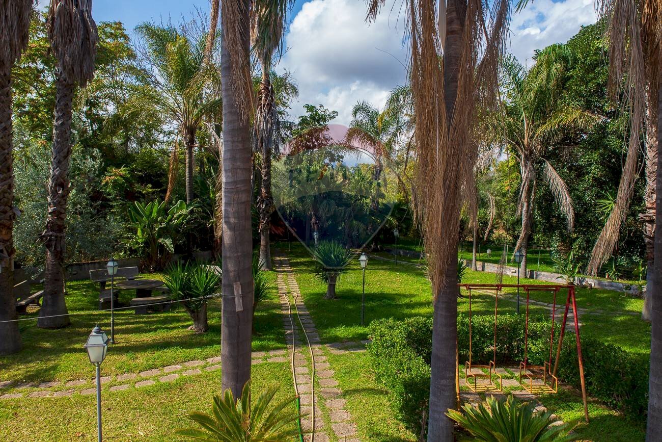 Giardino - Villa Via Duca degli Abruzzi
 
46/A, San Giovanni la Punta - foto 1