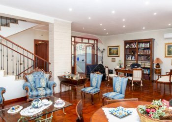 Sala da pranzo - Villa Via Duca degli Abruzzi
 
46/A, San Giovanni la Punta - foto 10