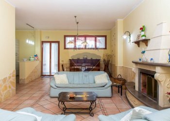 Sala da pranzo - Villa Via Duca degli Abruzzi
 
46/A, San Giovanni la Punta - foto 40