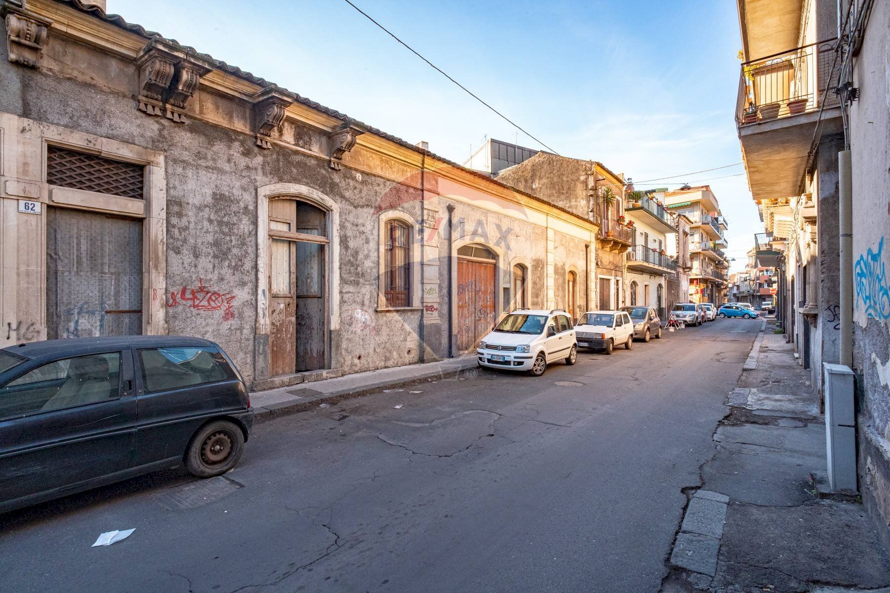 Edificio all\'aperto - Independent house viale libertà
 
60, Paterno - photo 3