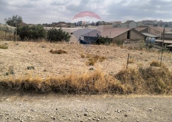 Vista delle montagne - Terreno edificabile Via Tumino
 
sn, Mazzarrone - foto 3