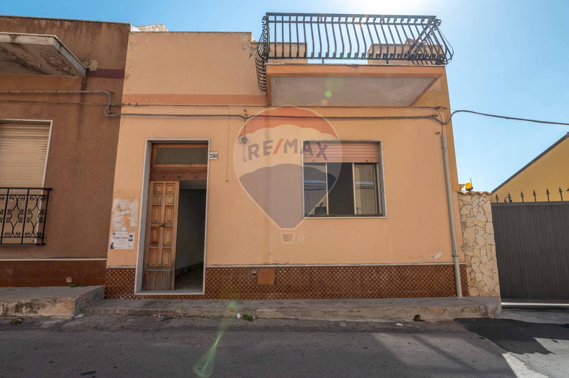 Facciata principale - Casa indipendente Via Tommaso Fazello
 
248, Noto - foto 1