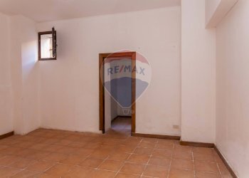 Stanza vuota - Appartamento Via Fabio Filzi
 
47, Paterno - foto 2