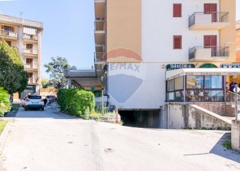 Edificio all\'aperto - Appartamento Via Etnea
 
192, Carlentini - foto 42