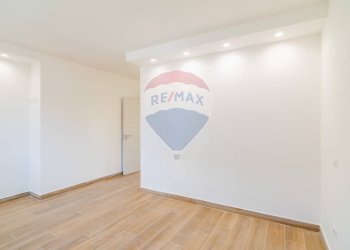 Stanza vuota - Trilocale Via Sottotenente Vincenzo Barbagallo
 
56 bis, Acireale - foto 24