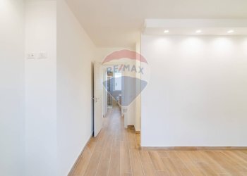 Stanza vuota - Trilocale Via Sottotenente Vincenzo Barbagallo
 
56 bis, Acireale - foto 21