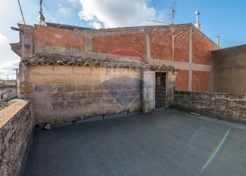 Edificio all\'aperto - Casa indipendente Via Vittorio Veneto
 
27, Mazzarrone - foto 15