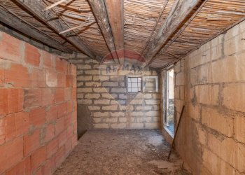 Non correlato - Casa indipendente Via Vittorio Veneto
 
27, Mazzarrone - foto 19