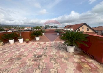 Terrazza - Quadrilocale Via Santa Maria la Stella
 
60, Aci Sant'Antonio - foto 6