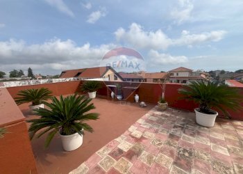 Terrazza - Quadrilocale Via Santa Maria la Stella
 
60, Aci Sant'Antonio - foto 10