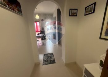 Hall / corridoio - Quadrilocale Via Santa Maria la Stella
 
60, Aci Sant'Antonio - foto 13