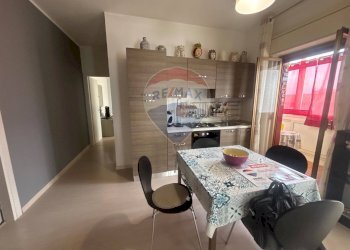 Sala da pranzo - Quadrilocale Via Santa Maria la Stella
 
60, Aci Sant'Antonio - foto 14