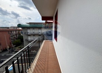 Balcone - Quadrilocale Via Santa Maria la Stella
 
60, Aci Sant'Antonio - foto 25