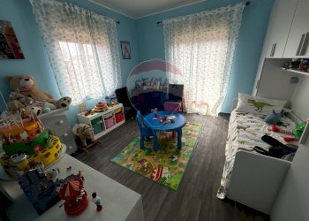 Soggiorno - Quadrilocale Via Santa Maria la Stella
 
60, Aci Sant'Antonio - foto 27