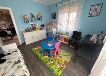 Camera / camera da letto - Quadrilocale Via Santa Maria la Stella
 
60, Aci Sant'Antonio - foto 28