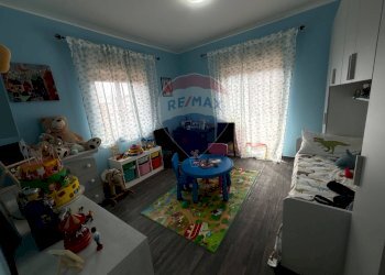 Soggiorno - Quadrilocale Via Santa Maria la Stella
 
60, Aci Sant'Antonio - foto 29