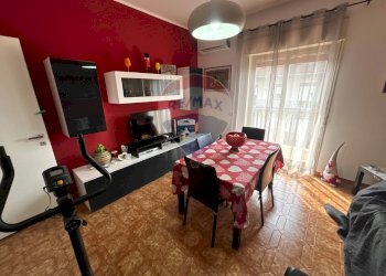 Sala da pranzo - Quadrilocale Via Santa Maria la Stella
 
60, Aci Sant'Antonio - foto 31