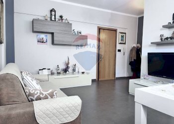 Soggiorno - Trilocale via  Sebastopoli
 
15, Pomezia - foto 6