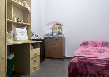 Camera / camera da letto - Trilocale via  Sebastopoli
 
15, Pomezia - foto 17