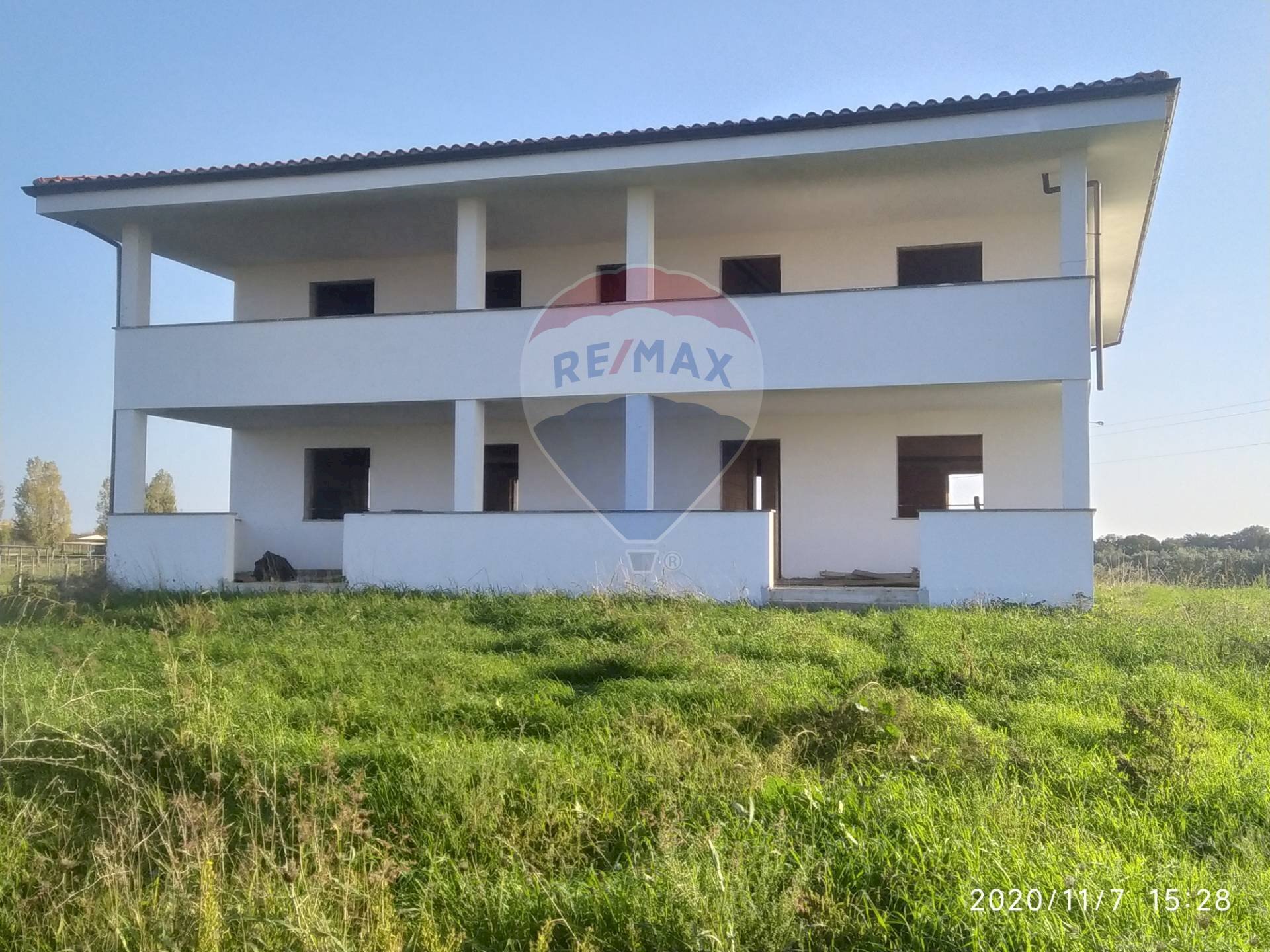 Edificio all\'aperto - Independent house Aprilia - photo 1