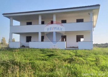 Edificio all\'aperto - Casa indipendente Aprilia - foto 1