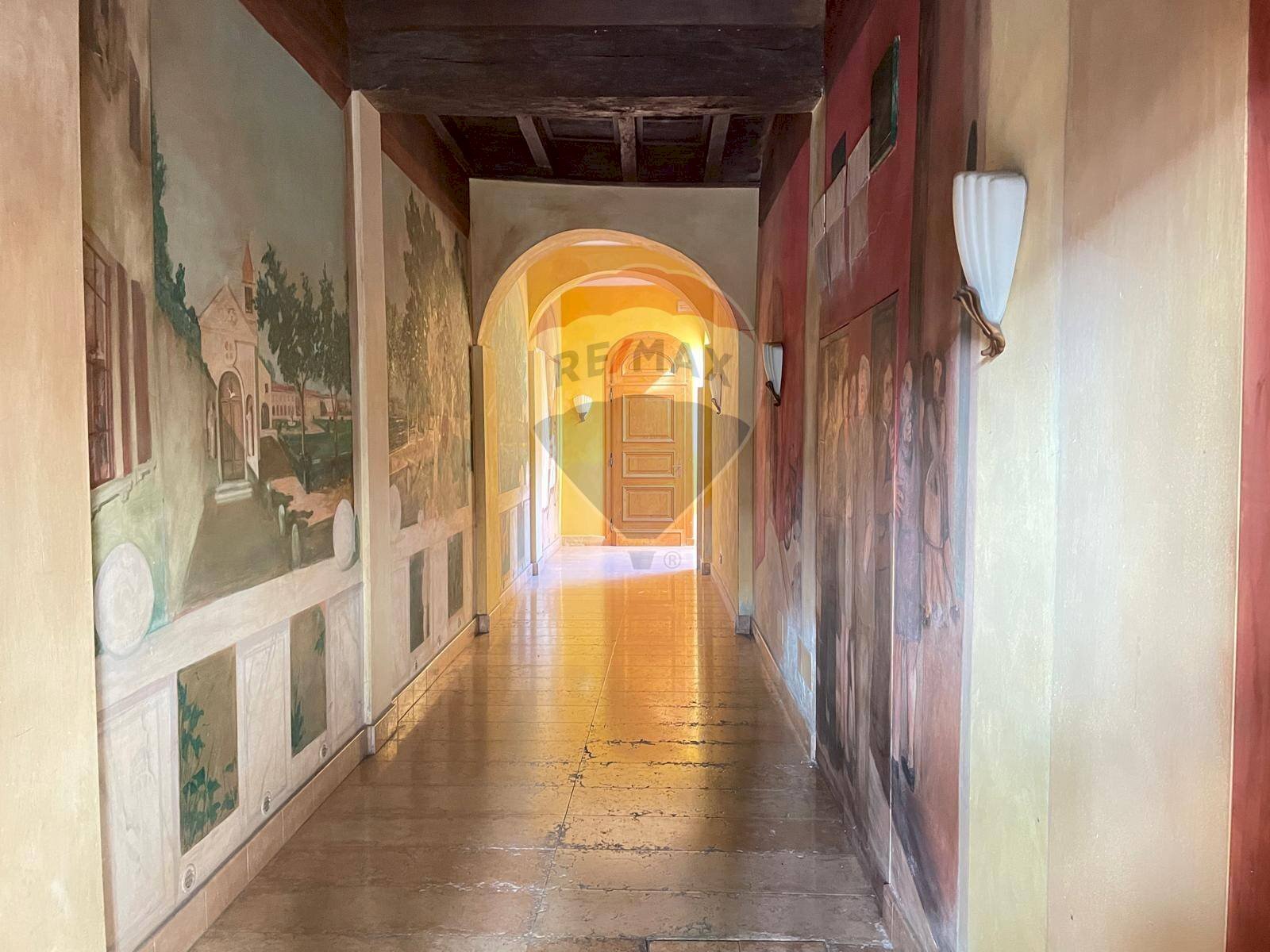 Hall / corridoio - Two-room apartment Via Cavallotti
 
21, Viadana - photo 3