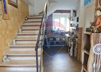 Scale - Casa semi indipendente Chignolo Po - foto 12