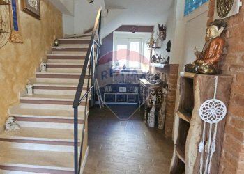 Scale - Casa semi indipendente Chignolo Po - foto 13