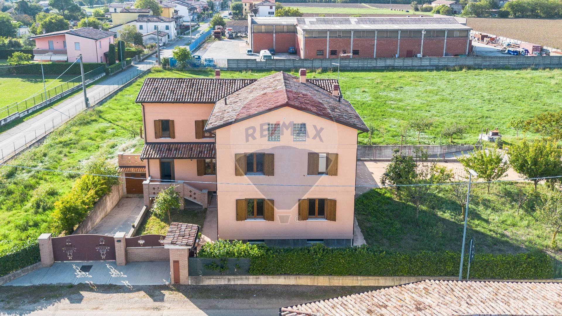 Casa all\'aperto - Casa indipendente Strada Pelosa
 
179, Fiorenzuola d'Arda - foto 2