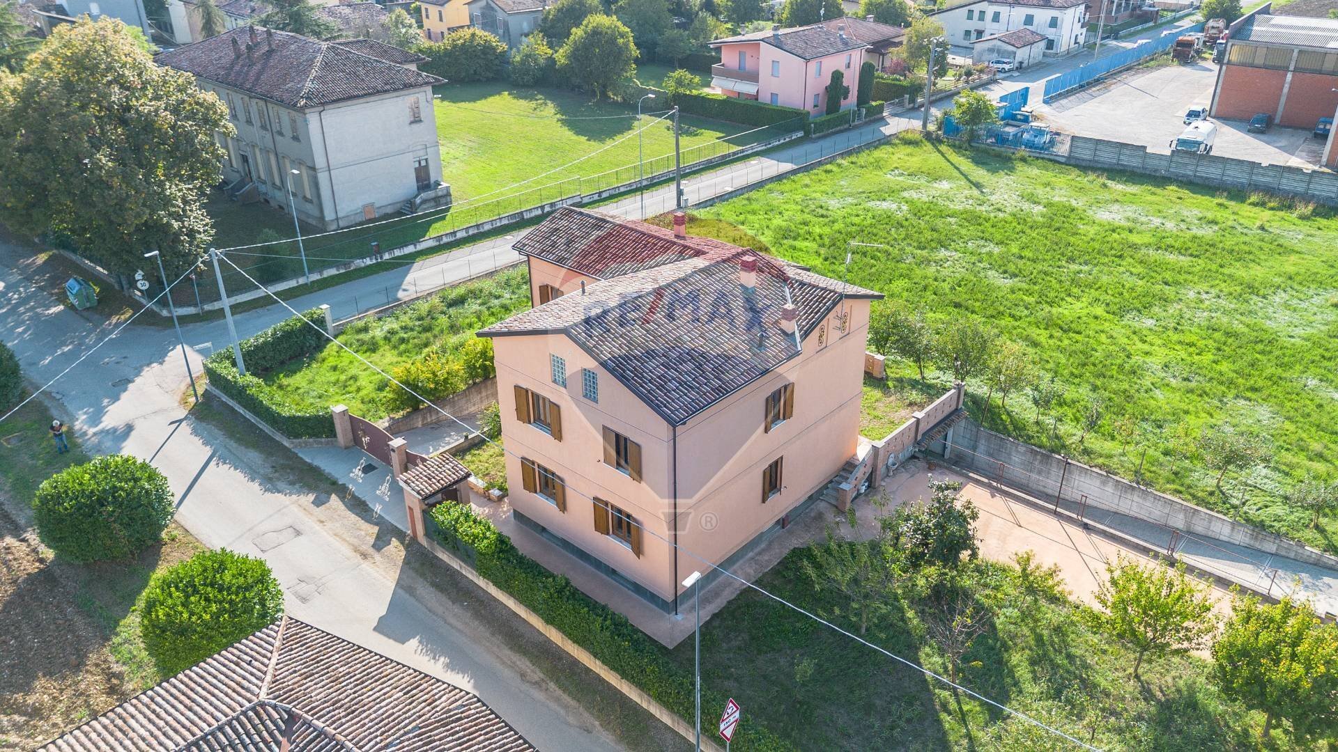 Casa all\'aperto - Casa indipendente Strada Pelosa
 
179, Fiorenzuola d'Arda - foto 3