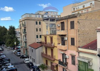 Edificio all\'aperto - Quadrilocale Via Francesco Maria Maggio
 
12, Palermo - foto 1