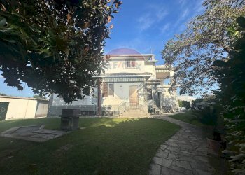 Casa all\'aperto - Casa semi indipendente Via Romagna
 
54, Gallarate - foto 2