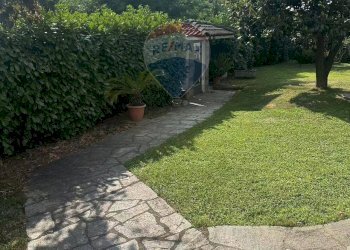Giardino - Casa semi indipendente Via Romagna
 
54, Gallarate - foto 4