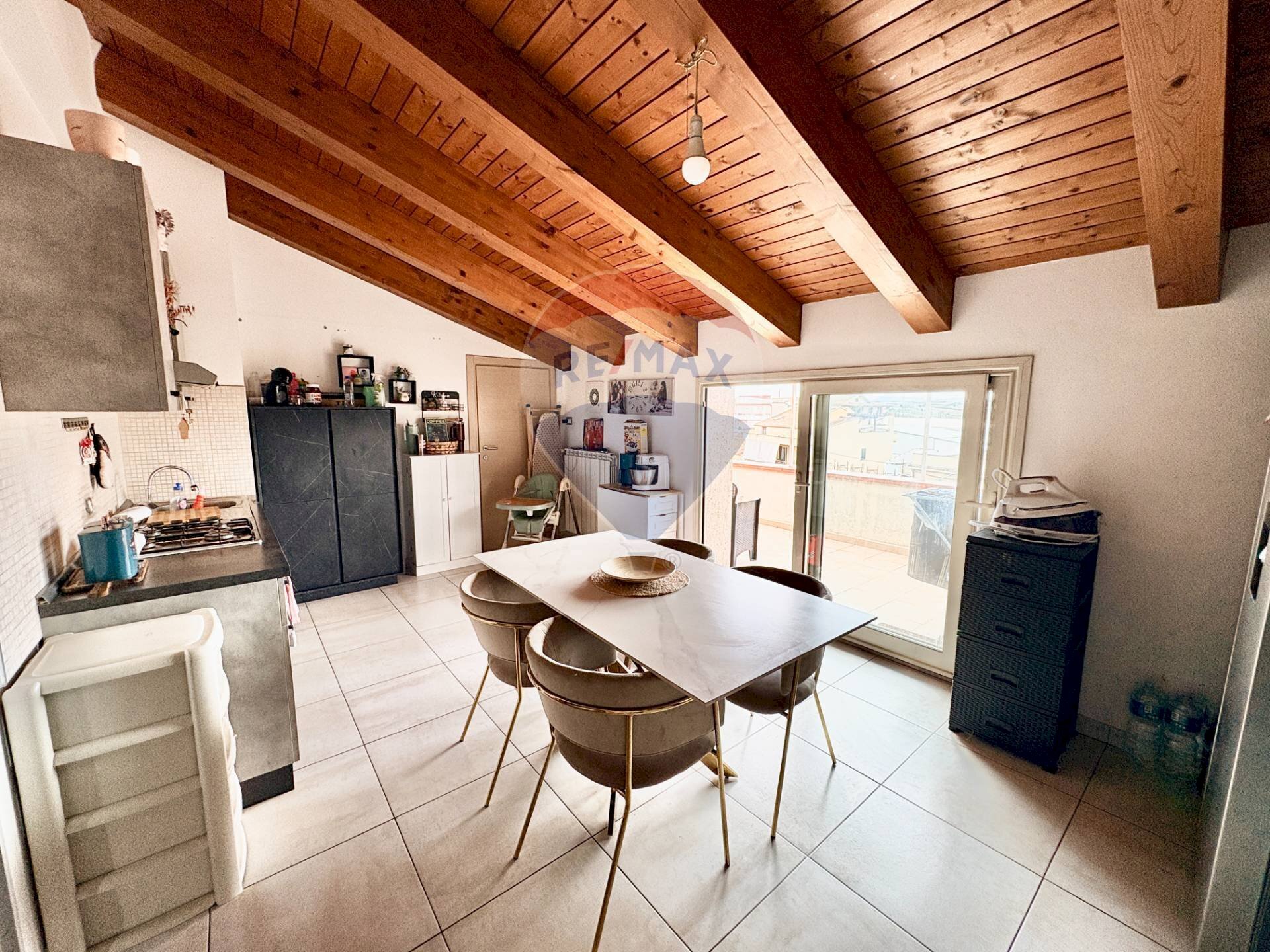 Sala da pranzo - Attico Via Mazzini
 
16, Mazzarrone - foto 2