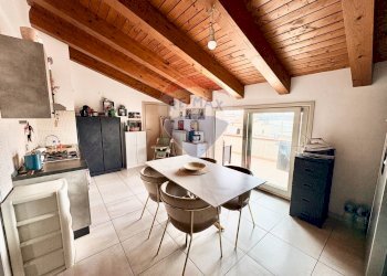 Sala da pranzo - Attico Via Mazzini
 
16, Mazzarrone - foto 2