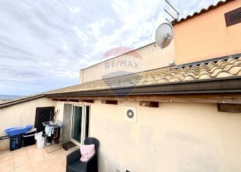 Terrazza - Attico Via Mazzini
 
16, Mazzarrone - foto 5