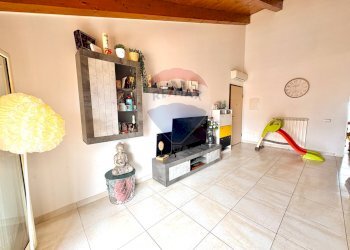 Soggiorno - Attico Via Mazzini
 
16, Mazzarrone - foto 17