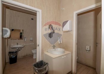 Bagno - Locale Commerciale via Amerigo Vespucci
9, Ragusa - foto 31