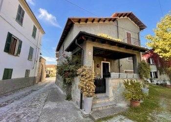 Facciata - Casa indipendente via Dusio, Gremiasco - foto 1