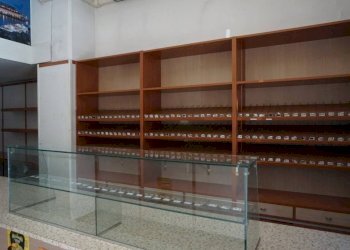 Interno non residenziale - Negozio via San Bartolomeo del Fossato, 4r, Genova (zona Sampierdarena) - foto 3