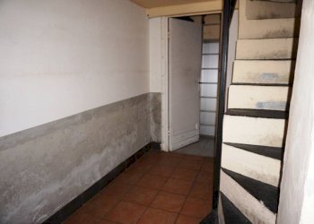 Interno palazzo - Negozio via San Bartolomeo del Fossato, 4r, Genova (zona Sampierdarena) - foto 5