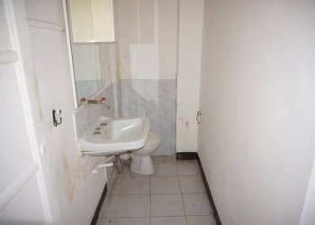 Bagno - Negozio via San Bartolomeo del Fossato, 4r, Genova (zona Sampierdarena) - foto 6