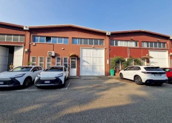 Facciata - Capannone via delle Industrie, Arese - foto 1