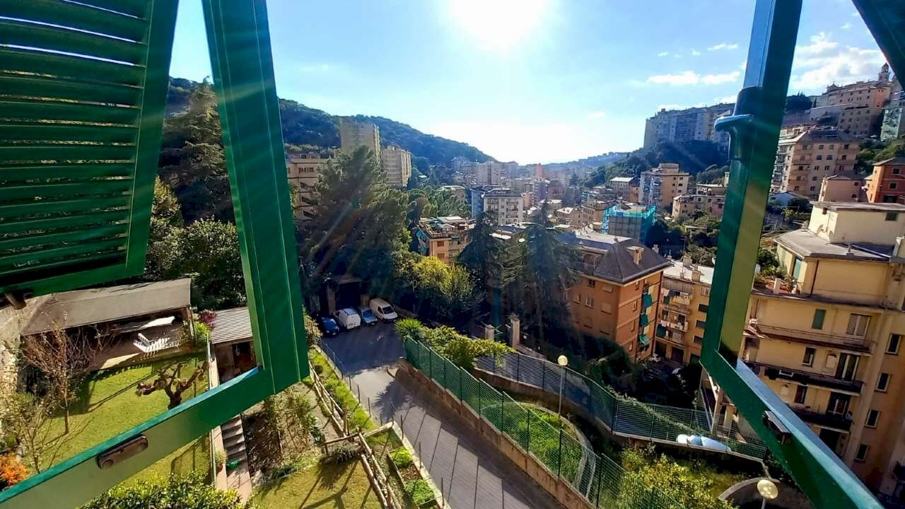 APPARTAMENTO RISTRUTTURATO IN VENDITA GENOVA QUEZZ - Trilocale via Tarciso Donati, Genova (zona Quezzi) - foto 2