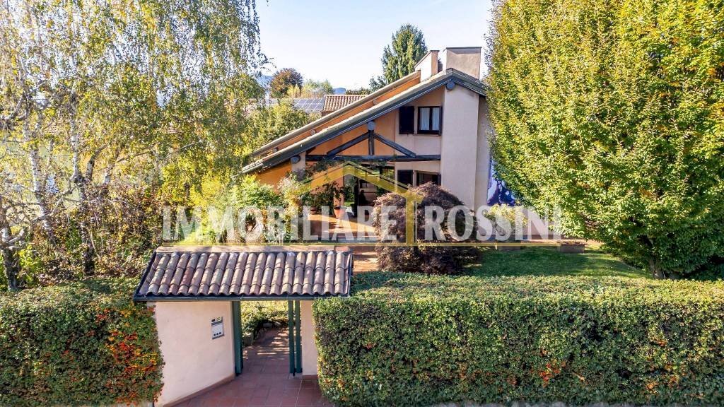 Facciata - Villa via Monte Monarco, 1, Malnate - foto 1